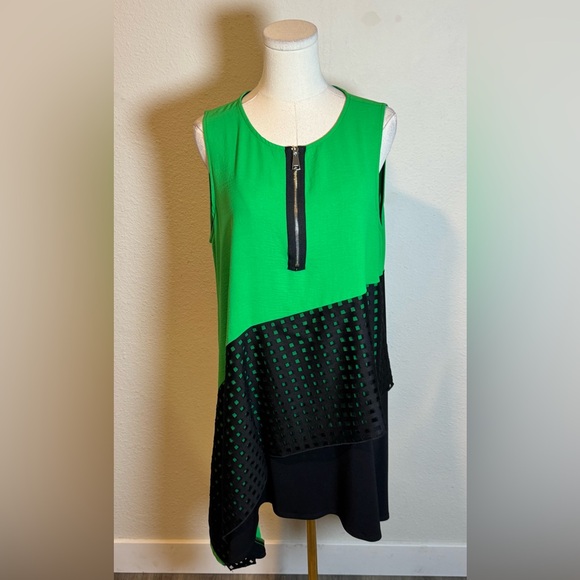 IC COLLECTION Dresses & Skirts - NWT IC Collection Green & Black Colorblock Sleeveless Zipper Dress size Medium
